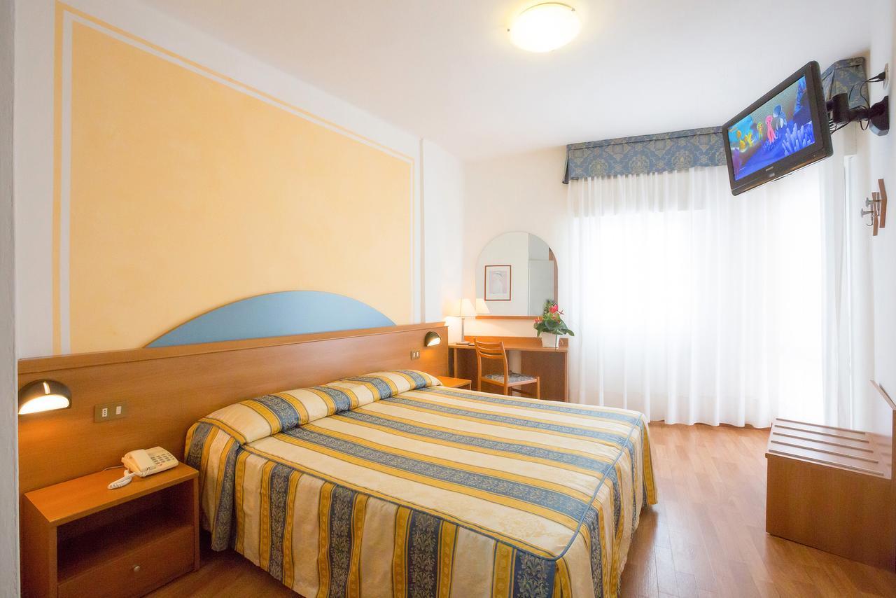 Hotel Adria Sul Mare กาออร์เล ภายนอก รูปภาพ
