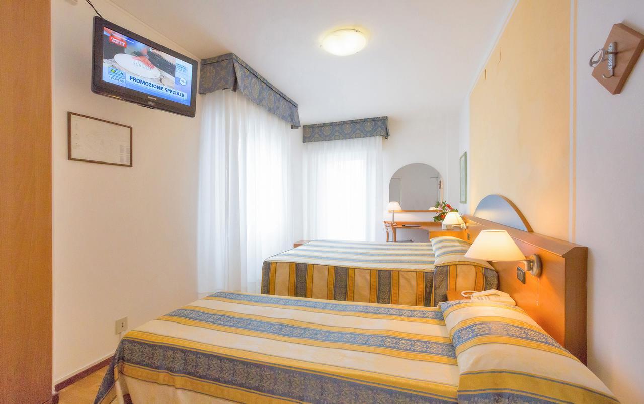 Hotel Adria Sul Mare กาออร์เล ภายนอก รูปภาพ